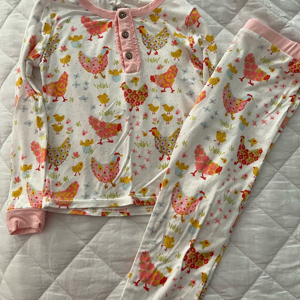 Mud Pie Pink and White Pajama Set Chickens